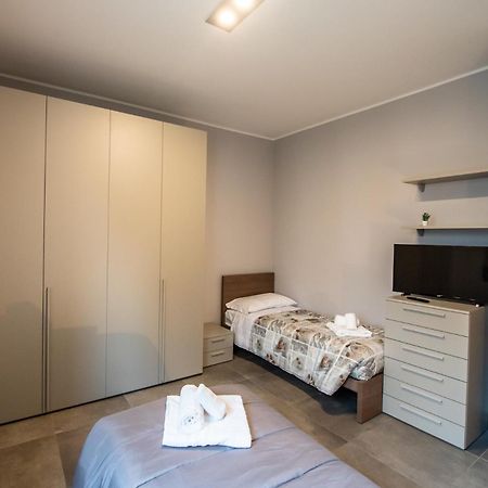 350 M Da Ospedale Maggiore L Parcheggio Prive L Rooms Parma Exterior foto